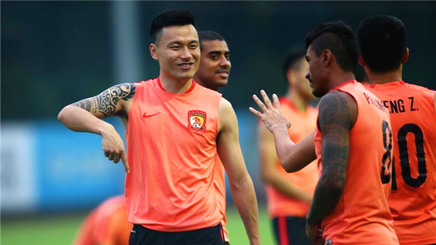 包含恒大后防线遭批评备战下轮比赛的词条