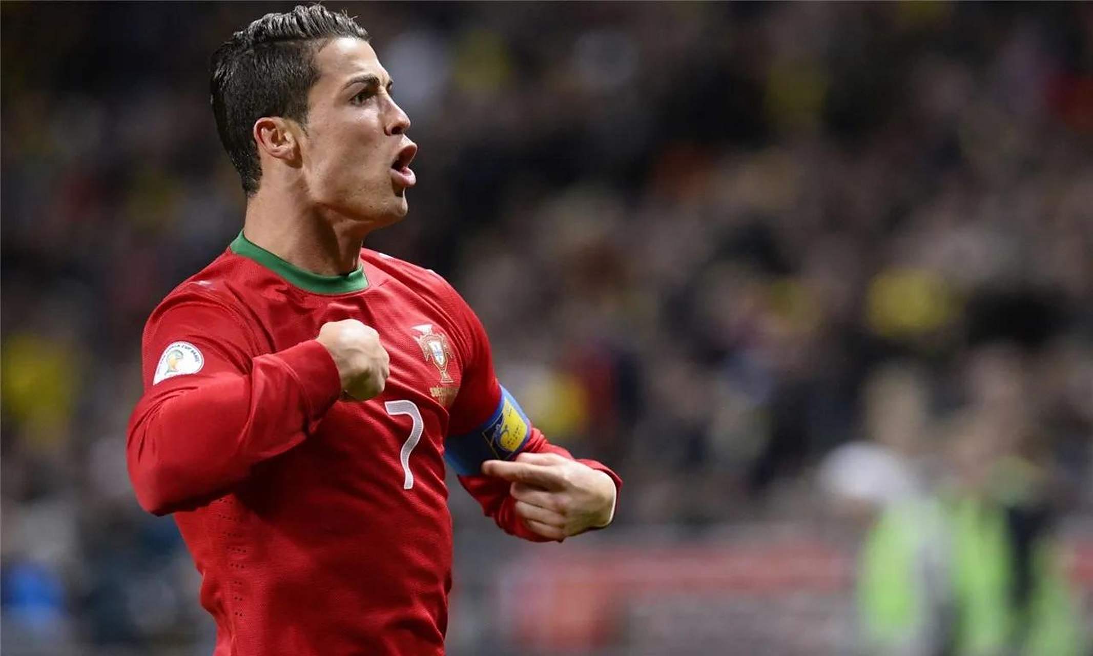 冰岛队在国际比赛中连续攻入进球取得开门红