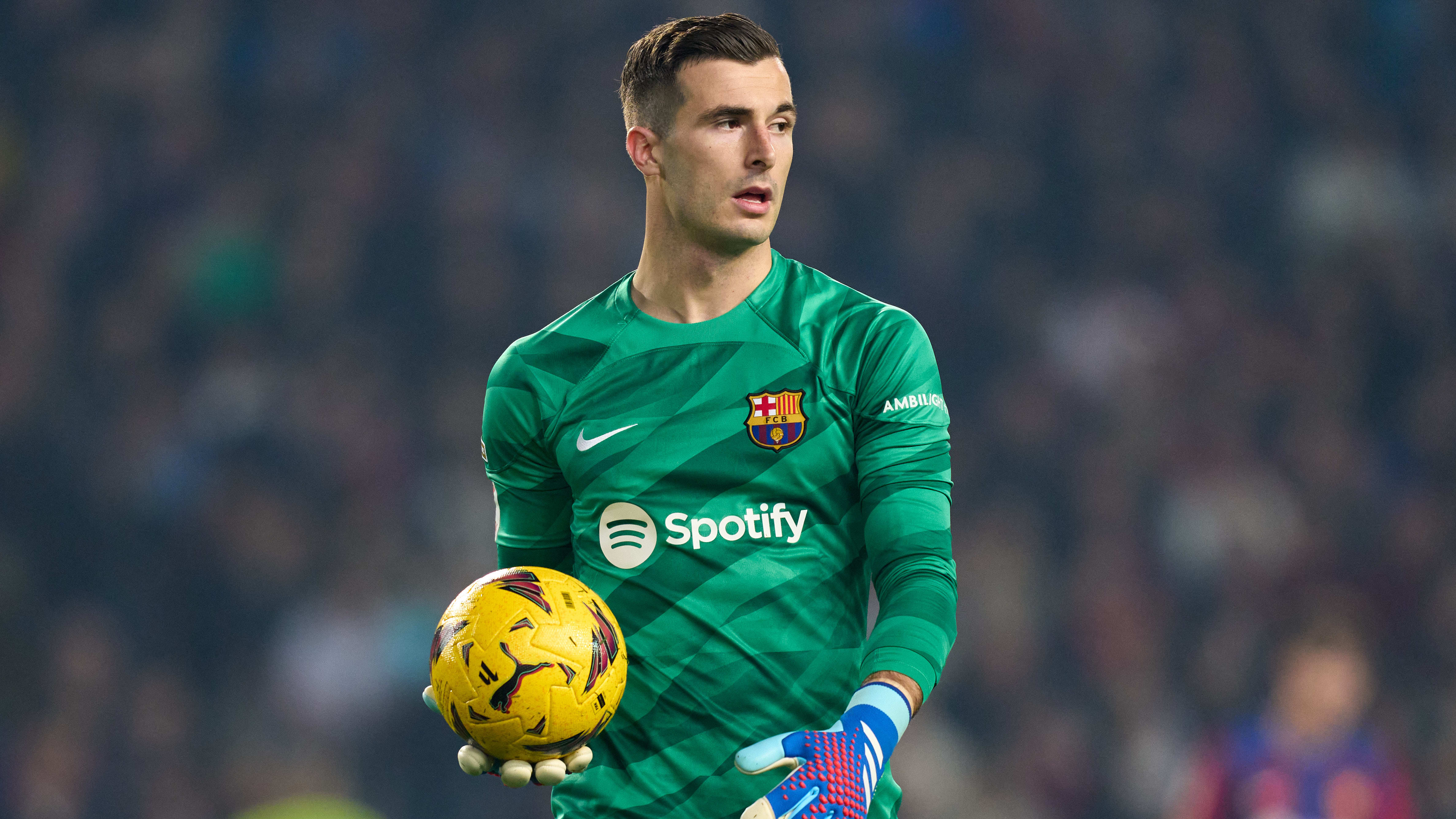 包含巴塞罗那球员受伤，未来恐不乐观的词条