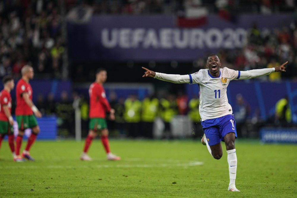 包含法国队获得胜利，晋级到下一轮比赛的词条