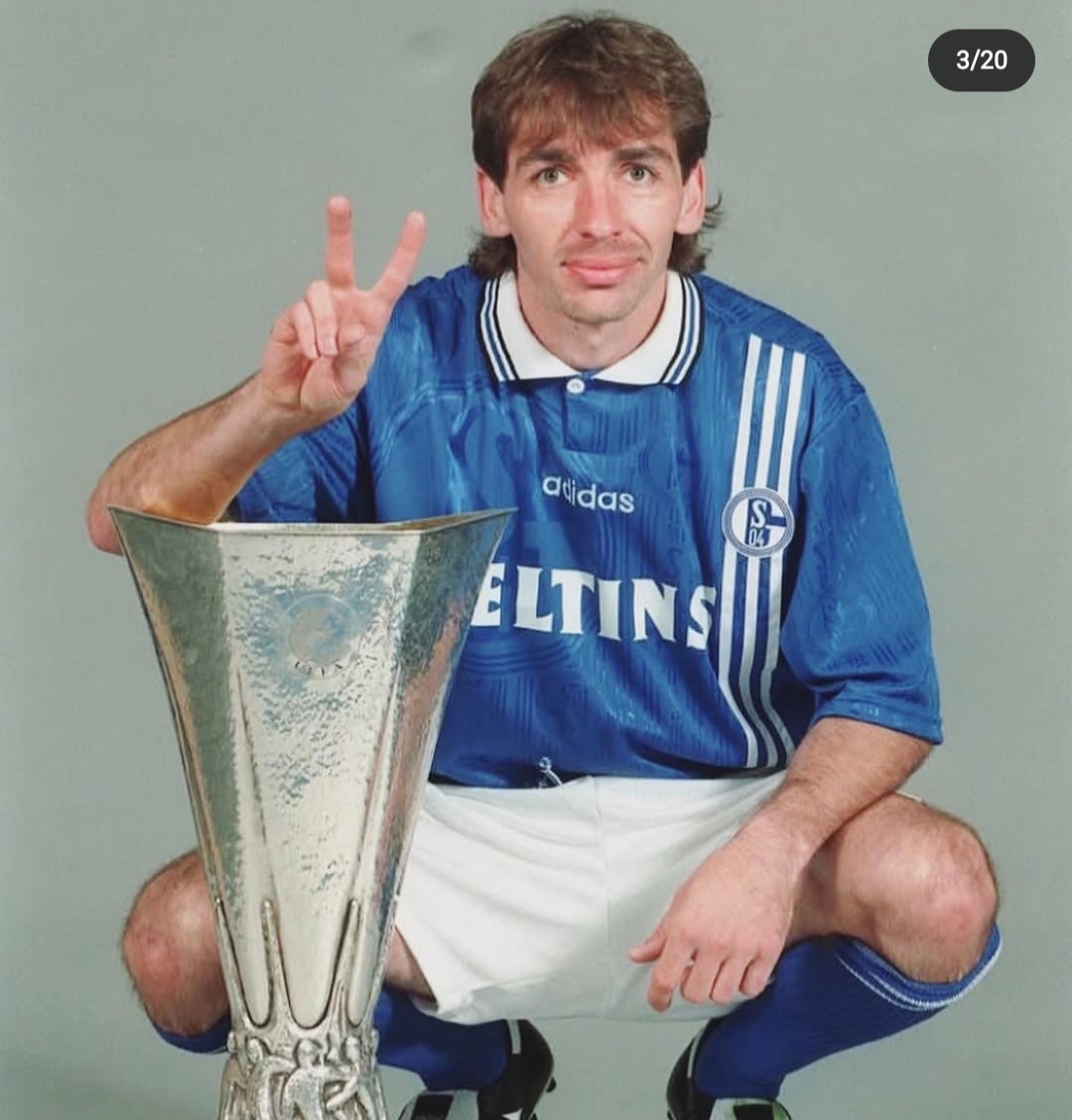 开云体育官方入口-关于沙尔克主帅赞赏老特拉福德球场氛围的信息