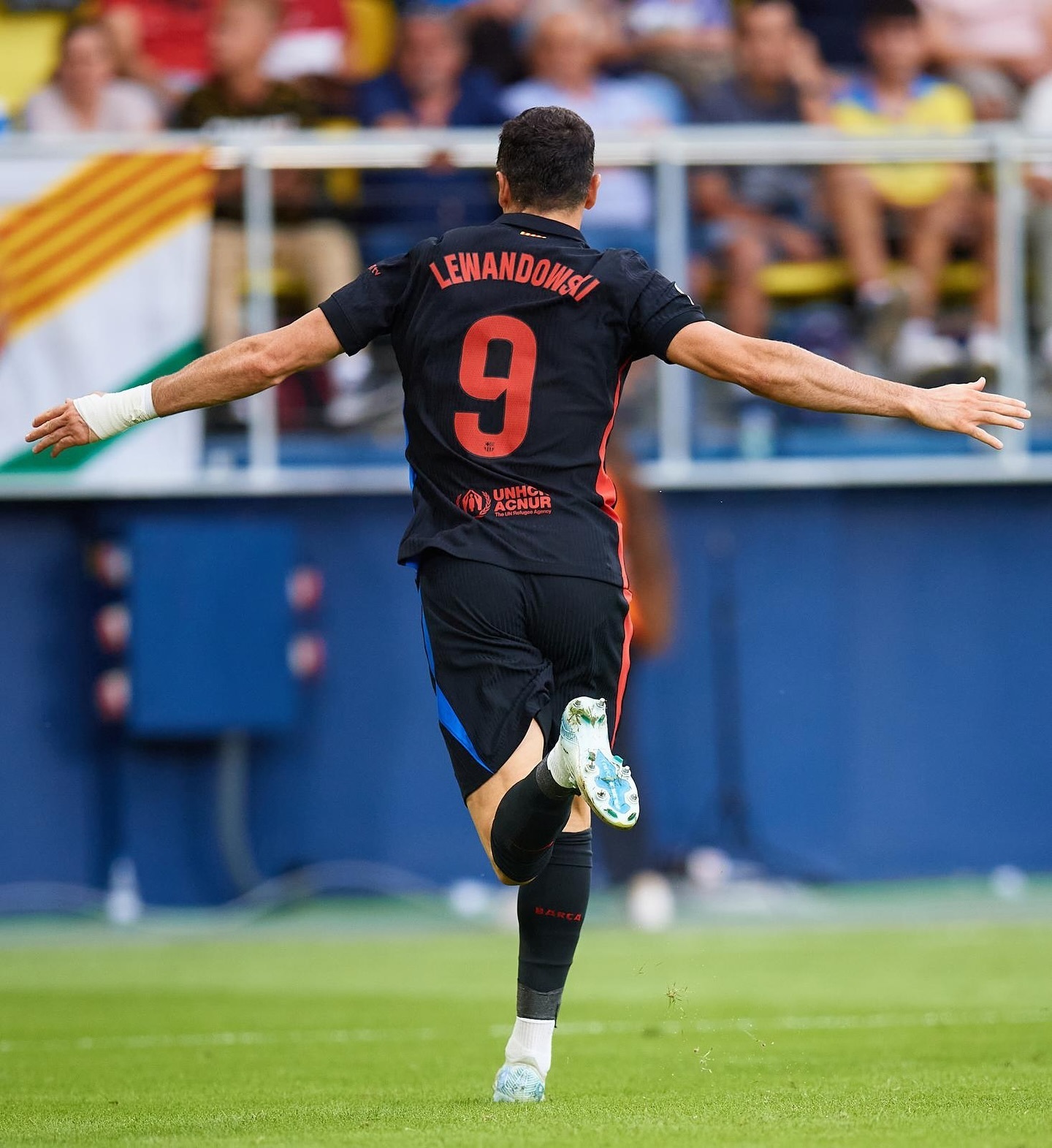 关于比利亚雷亚尔客场大胜，创造连胜佳绩的信息