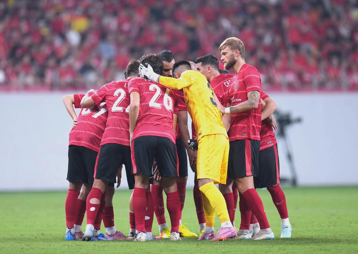 开云体育app下载-挑战极限！中超联赛球员斗志昂扬争夺佳绩的简单介绍