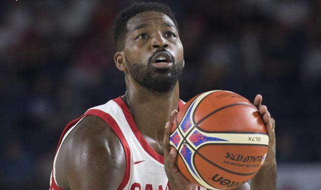 加拿大队加倍努力，夺取荣誉